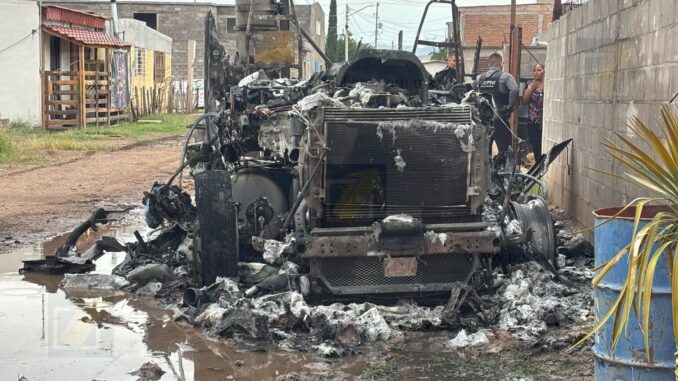 Incendio consume por completo tractocamión estacionado en la colonia 11 de Febrero