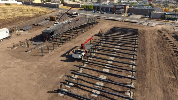Trabaja Municipio en la fabricación del arco que sostendrá la gaza de incorporación