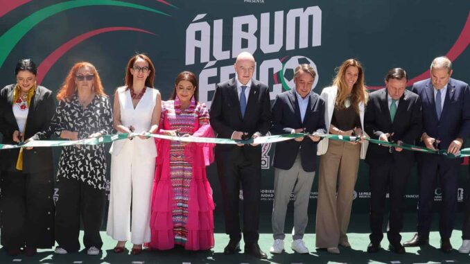 Infantino califica de especial estar en México, donde «se inventó el fútbol»