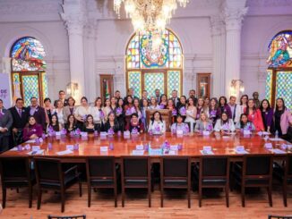 Toma Marco Bonilla protesta a integrantes del primer Cabildo de Mujeres