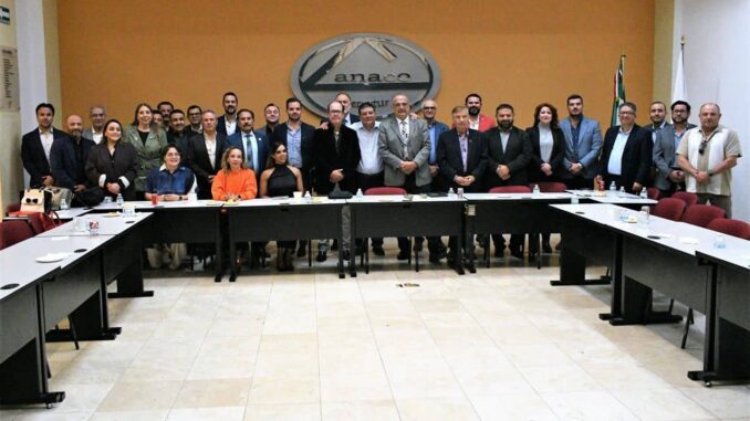 Fiscal César Jáuregui se reúne con CANACO para fortalecer la seguridad del sector empresarial