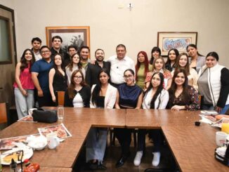 Dialoga Fiscal César Jáuregui con estudiantes de la URN