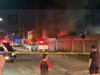 Incendio consume vivienda en la colonia Campesina; vecinos señalaron presencia de adictos y acumuladores