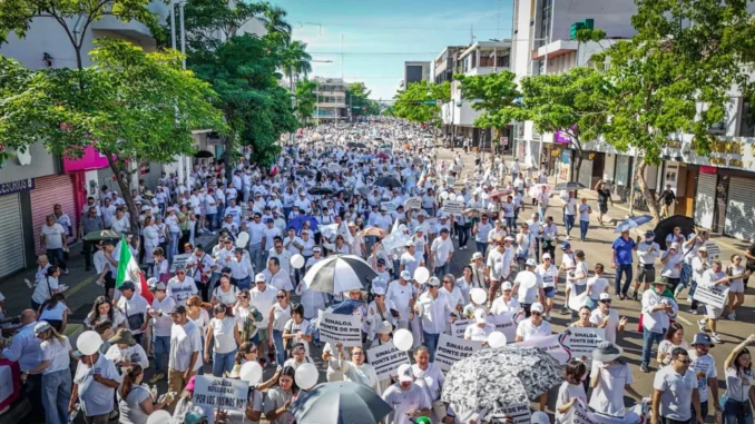 Gigantesca marcha en Culiacán por la paz, la seguridad y la esperanza