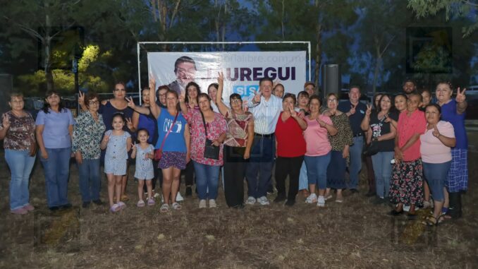 Lleva César Jáuregui su recorrido de escucha hasta el Ejido Sacramento