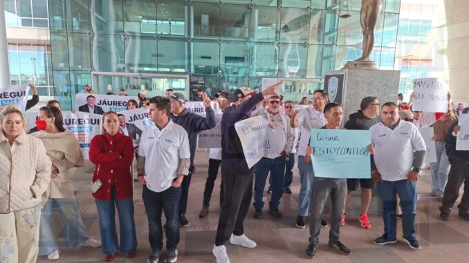 Se manifiestan en apoyo a César Jáuregui Moreno y exigen su liberación