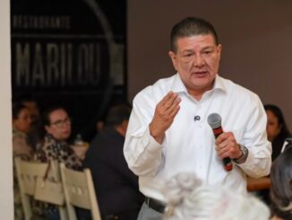 Detienen al exfiscal César Jáuregui por ejercicio ilegal del servicio público
