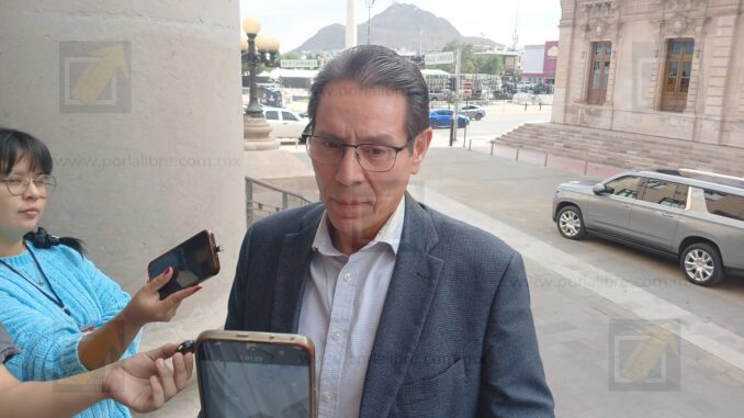 Alertan por alza en derechos federales de salud; prevén impacto al bolsillo de los ciudadanos