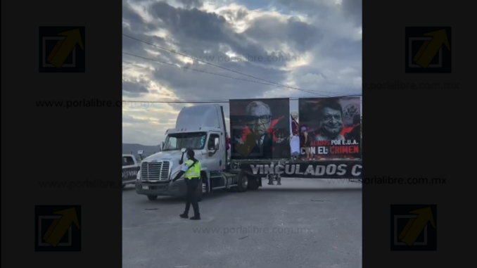 Caravana contra la 4T recorre Ciudad Juárez; policías retiran mantas con mensajes contra Morena