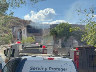 Incendio en vivienda abandonada moviliza a Bomberos y policías en la colonia San Jorge