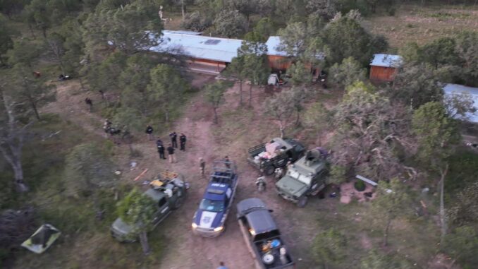 FGR y Ejército realizan cateo en Balleza; aseguran artefactos explosivos y equipo para elaborarlos