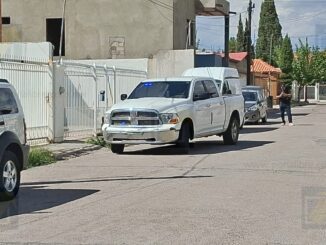 Citan a vendedor para comprar su Mazda y terminan robándole el vehículo a punta de pistola