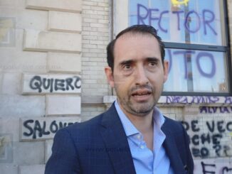 Notaría documenta daños y pintas en Rectoría de la UACH tras manifestación