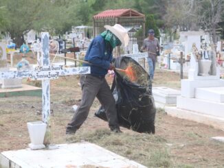 Mantiene Gobierno Municipal operativo de limpieza en panteones previo al 2 de noviembre