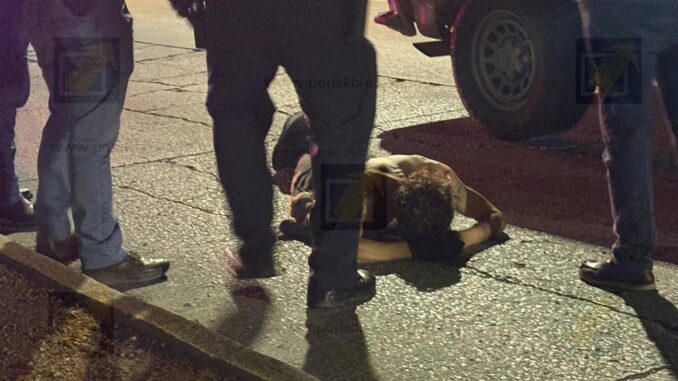 Sujeto reportado como atropellado fue en realidad golpeado con una pala tras apedrear vehículos en la vialidad CH-P