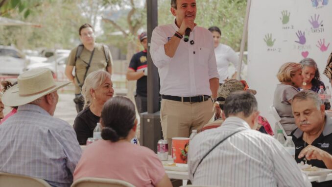 Reciben vecinos de nueve colonias de Juárez a Marco Bonilla para exponerle las necesidades de la zona