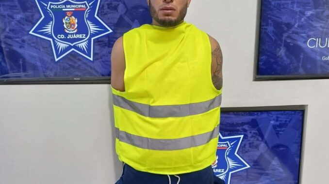 Arrestan a hombre con un revolver