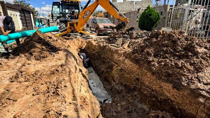 Reparan tuberías y atienden problemas de drenaje en Lucio Cabañas