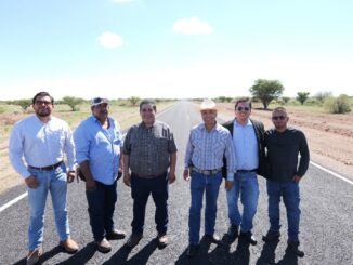 Arturo Zubía destaca obra de pavimentación de 5 kilómetros en el camino de Ciénega de Ceniceros a Matamoros