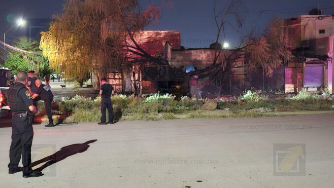 Incendio consume «picadero» en la colonia Praderas del Sur