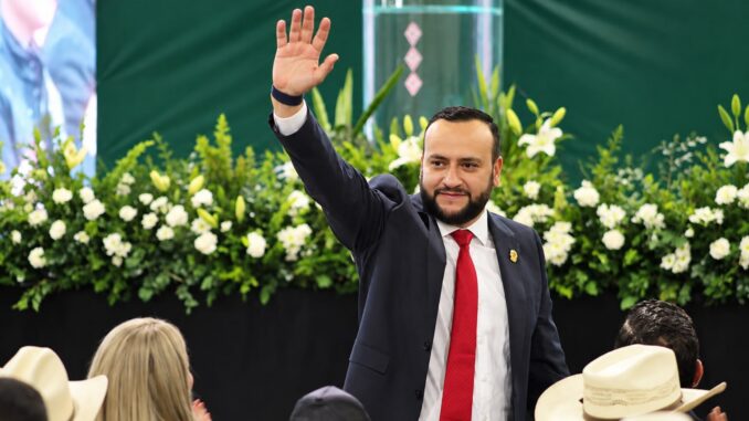 Ante más de 2 mil personas, Arturo Medina rinde su Segundo Informe en Guachochi