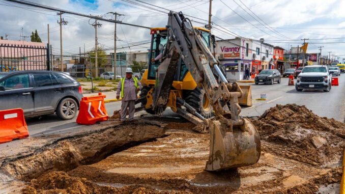Reparan hundimiento en la Manuel J. Clouthier tras afectaciones por lluvia