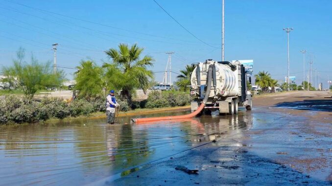 Retiran más de 5 millones de litros de agua del puente Centauro 
