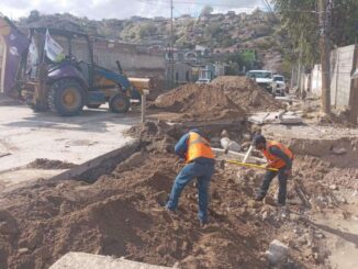 Apoya Obras Públicas con personal y maquinaria a población afectada por las lluvias en Ciudad Juárez