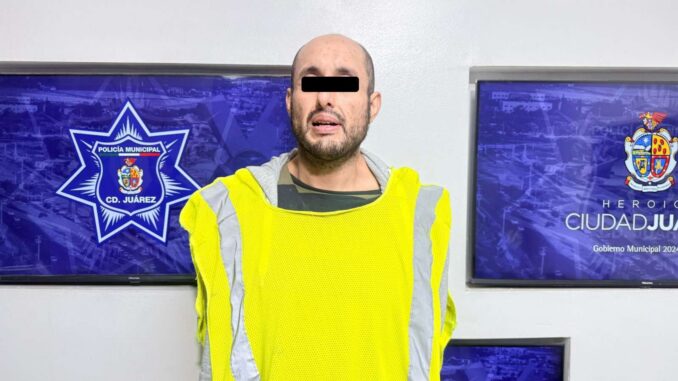 Intenta matar a su madre dentro de su casa; lo detienen
